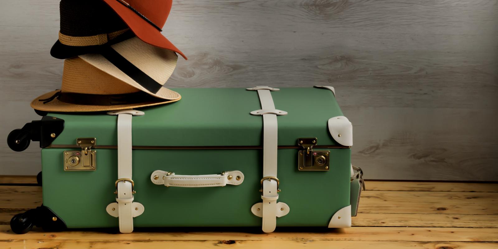 ad-astra-luxury-lifestyle-magazine-steam-line-luggage